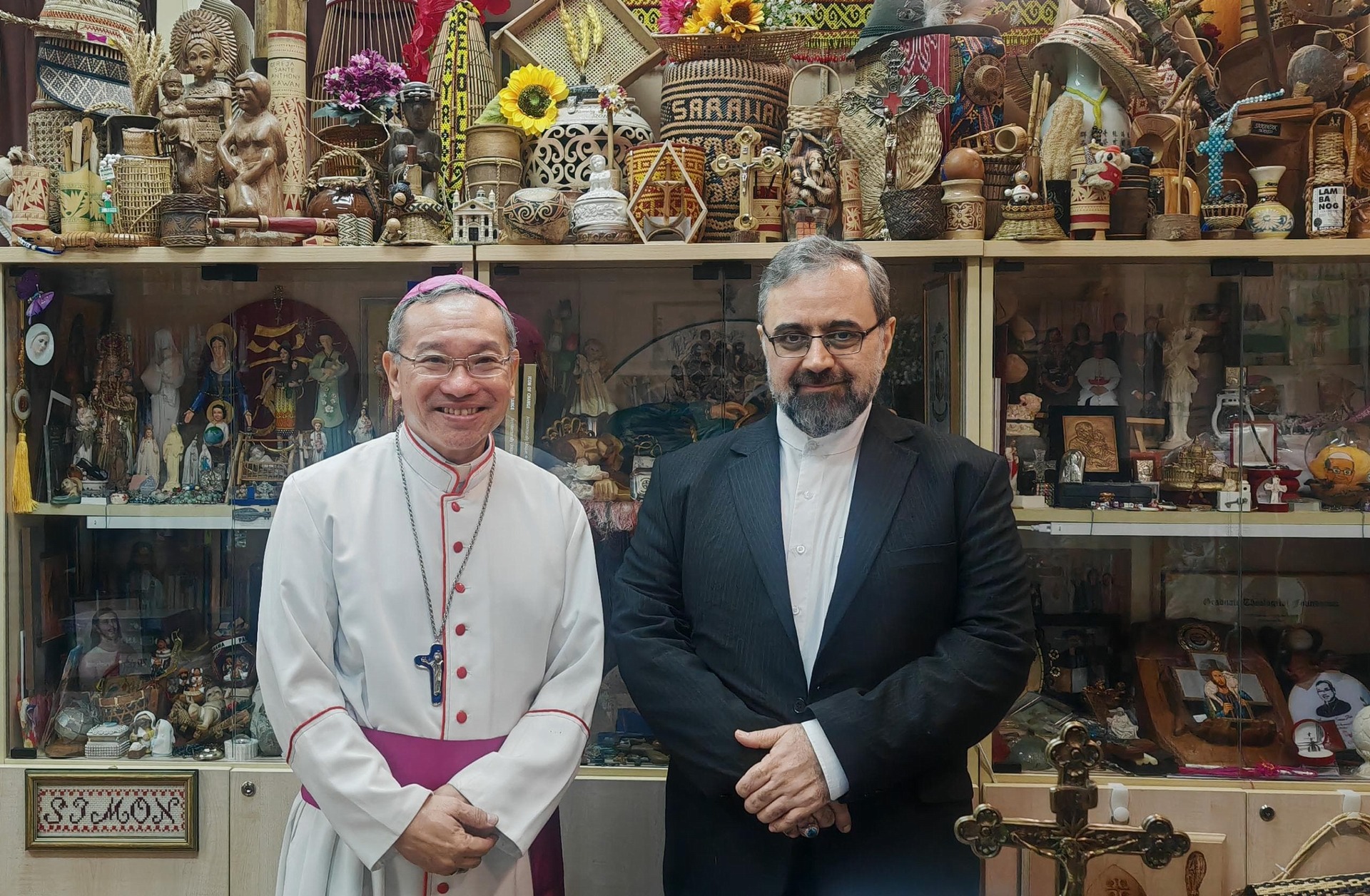 The meeting of the cultural advisor of the Embassy of the Islamic Republic of Iran in Malaysia with the Archbishop of the Catholic Churches of Malaysia 